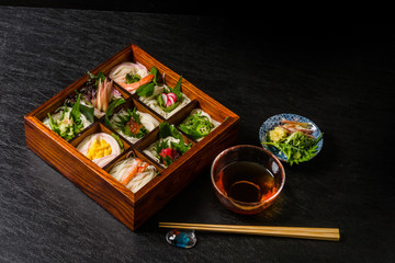 和風弁当　Japanese cuisine noodles and sushi