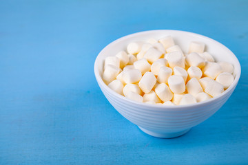 Marshmallow in a white bowl