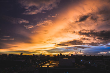 Fototapeta premium sunset over the city
