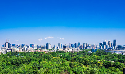 東京　青空と都市風景 © oben901