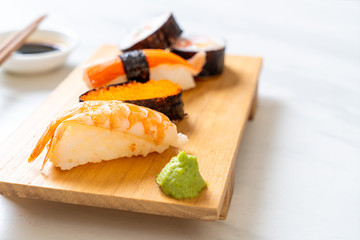 mix sushi set