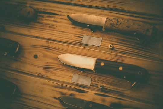 Vintage-looking pocket knives