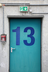 Tür mit Zahl 13