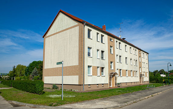 Mehrfamilienhaus