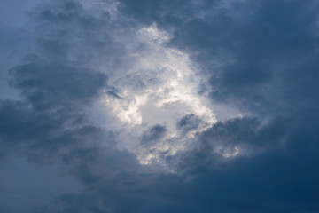 Obraz premium Altostratus, thick clouds are gray and cover the sky in a wide area