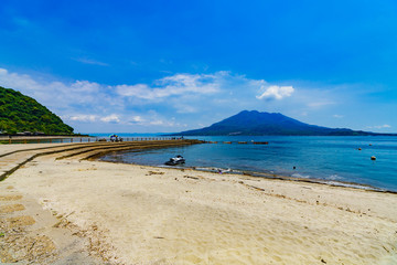 Fototapeta premium [鹿児島県] 磯ビーチから見た鹿児島湾