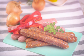 merguez et chipolatas  ,saucisse pour barbecue