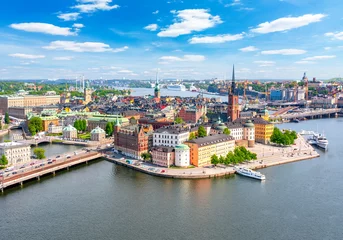 Fotobehang Panorama van de oude stad van Stockholm (Gamla Stan) vanaf de bovenkant van het stadhuis, Zweden © Mistervlad