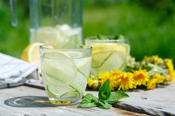 refreshing detox lemonade from cucumber, lemon and mint