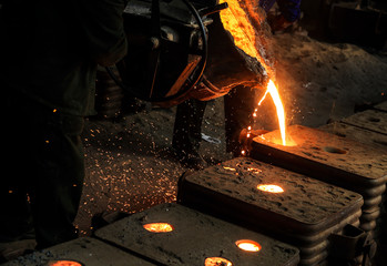 Making hot iron in foundry