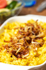 Schwäbische Kässpätzle auf Holz
