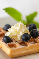 Waffel mit Heidelbeeren