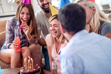  Friends with cake,celebrate birthday