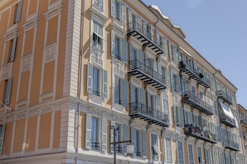 Fototapeta premium Ville de Nice sous la côte d'Azur