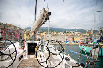 Bateau dans le port de Bastia