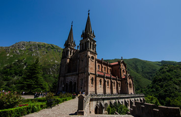 Fototapeta na wymiar Basílica del santuario de Covadonga, Asturias (Spain)