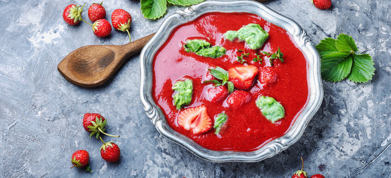 Summer Strawberry Soup