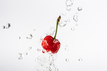 Fototapeta na wymiar cherry in water