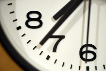 ７時台の時計・針が重なる