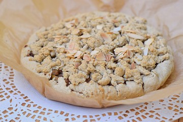 Crumble cake with integral flavour on pergament paper