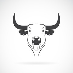 Vector of a bull head design on white background. Wild Animals. Bull logo or icon. Easy editable layered vector illustration.