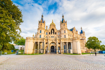 Naklejka premium Schwerin palace or Schwerin Castle, northern Germany.
