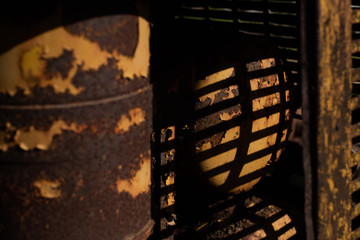 Obraz premium Rusted surfaces, detaching bolts