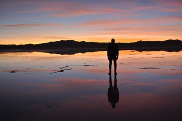 天空の鏡張りウユニ塩湖
