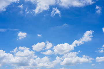 Fototapeta na wymiar White cloud in the blue sky in sunny day.