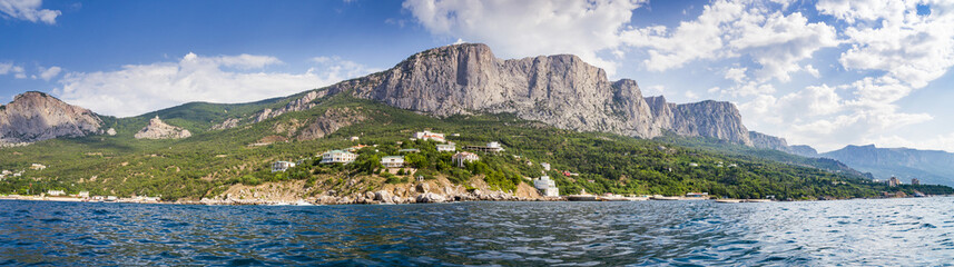 Panorama of the forossky Park en backdrop of Crimean mountains 4