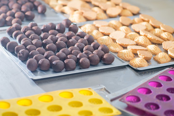 chocolate balls of dough, ready to bake