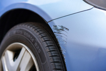 ぶつけた 凹んだ 車の傷やへこみを安く修理する方法 大嶋カーサービス福知山店 大嶋カーサービス