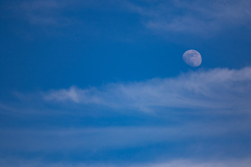 Naklejka na ściany i meble cielo azzurro con nuvole e luna texture
