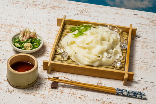 きしめん　(Kishimen) is Japanese Udon noodles 