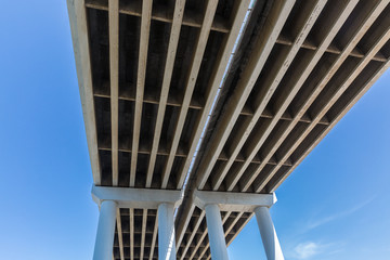 Obraz premium Tall expressway viaduct, the blue sky white clouds