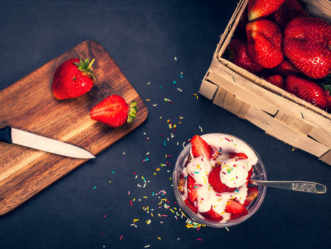 PREPARATION OF STRAWBERRIES DESSERT