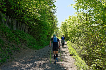 Obraz premium Marcheurs, Chemin muletier, Puy de Dôme, Auvergne, Unesco, Auvergne Rhône Alpes, France