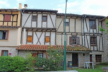 Fototapeta na wymiar Village de Montricoux