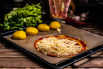 Raw cake pizza with cheese