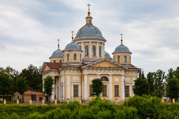 Fototapeta na wymiar Vkhodoiyerusalimskaya Church in Torzhok (Russia)