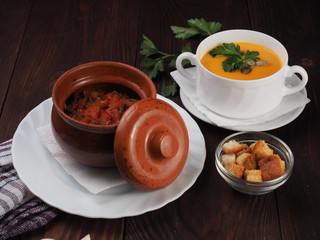 Mushroom stew and pumpkin soup