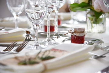 Gedeckter Tisch