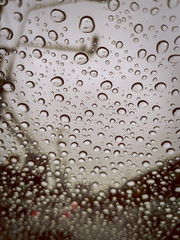  Rain drops on the glass after rain1