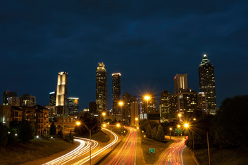 Fototapeta premium Atlanta Skyline View in the evening from Jackson St Bridge