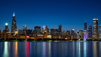 Fototapeta na wymiar The Skyline of Chicago at night - travel photography