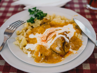 Kisharang Restaurant (Kisharang Étkezde ), paprika chicken