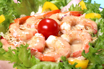 ハムとエビのサラダ