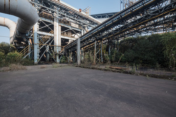 Naklejka premium Asphalt concrete flooring and factory buildings