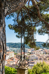 cross overhead Cannes
