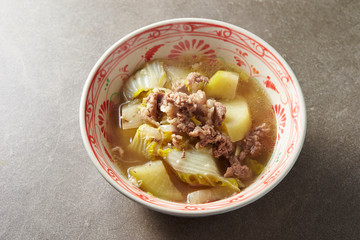 Braised Chinese cabbage, beef and daikon radish 
